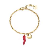 Bracciale dorato serie Feelings con cornetto rosso e cuore