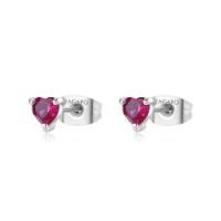 Orecchini serie Dazzly con cristallo a cuore fuxia 5 mm.